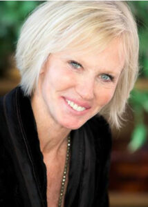 Janet Lyons Headshot